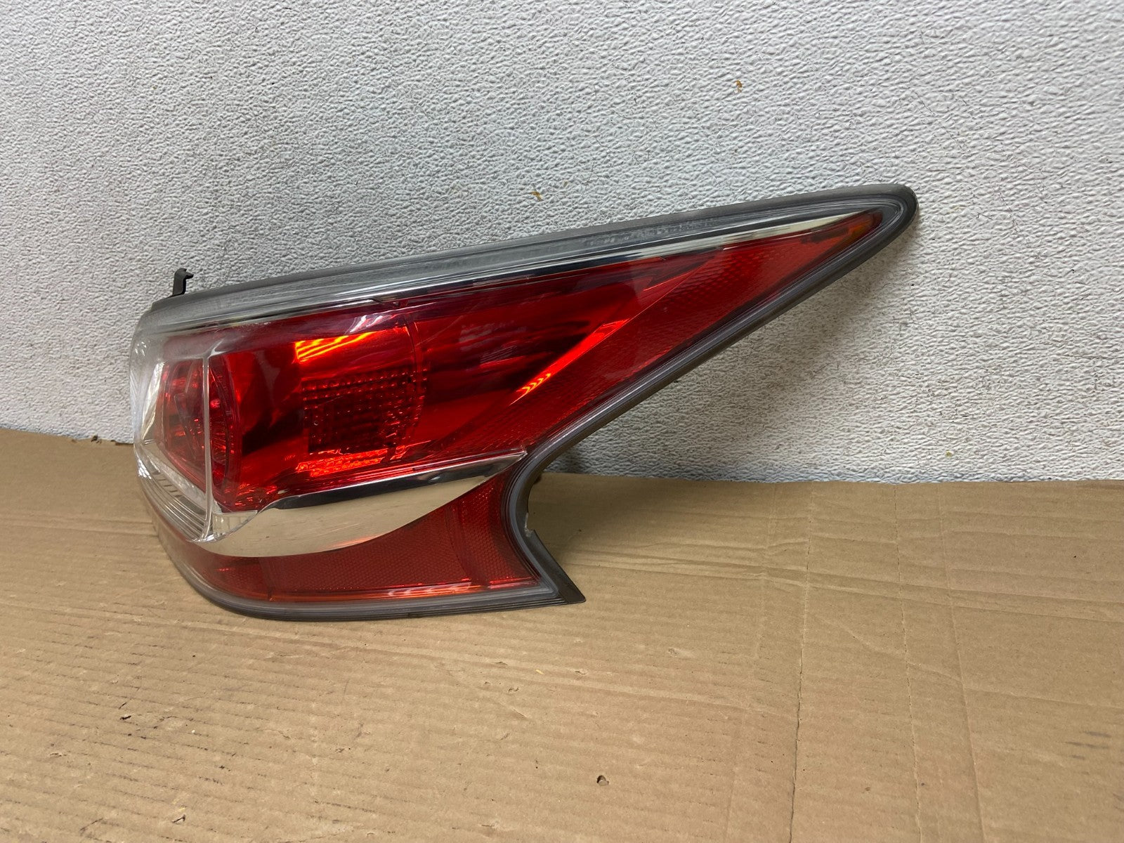 2013 2014 2015 Nissan Altima Right Passenger RH Side Tail Light AG8930 DW2