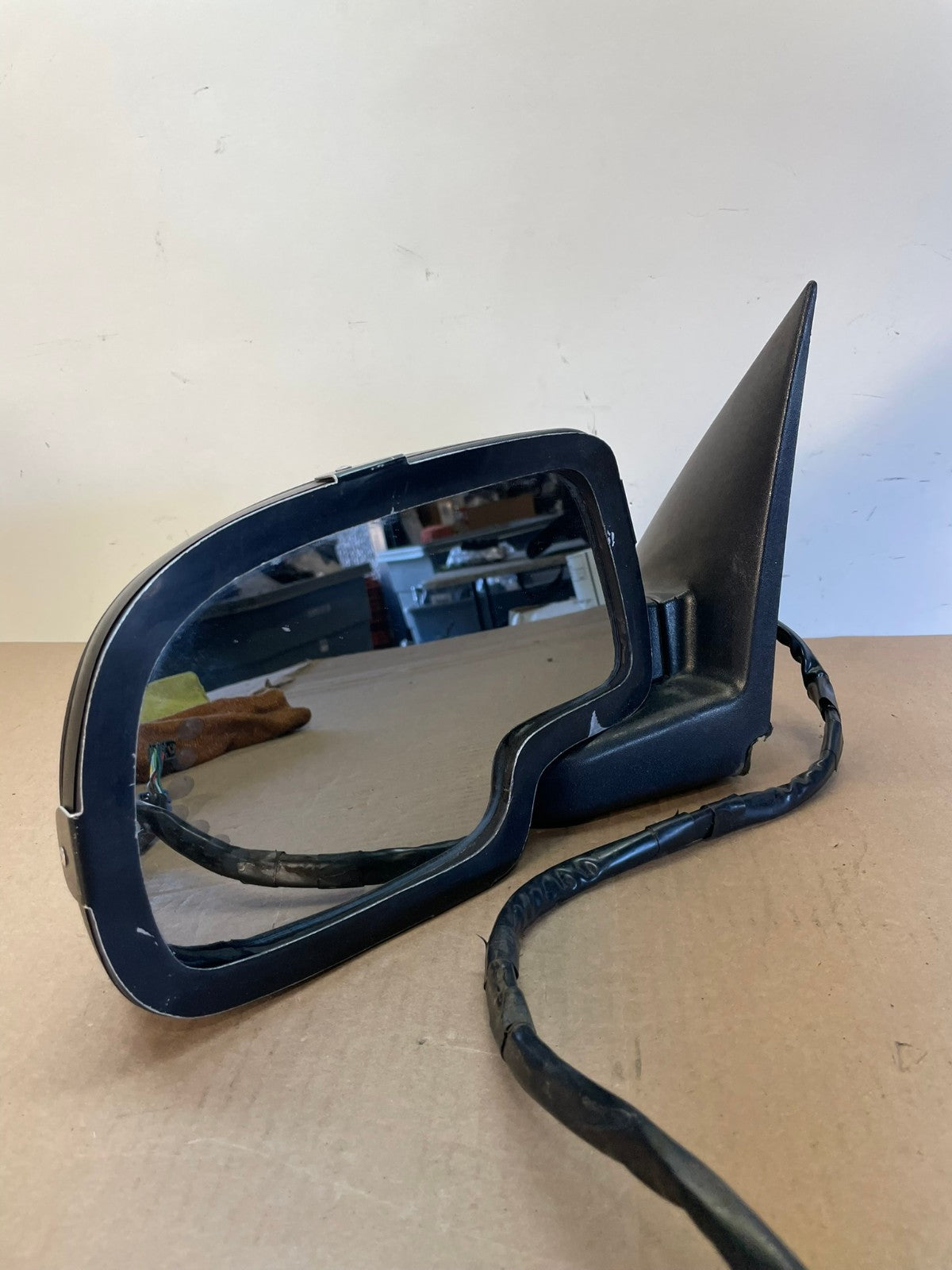 2003-2006 Chevrolet Tahoe Suburban Left Driver LH Turn Door Mirror AI0735 LK2