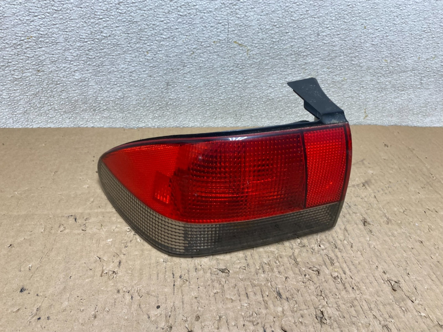 1994 to 1998 Saab 900 & Turbo Left Driver LH Side Tail Light T7815 DW0