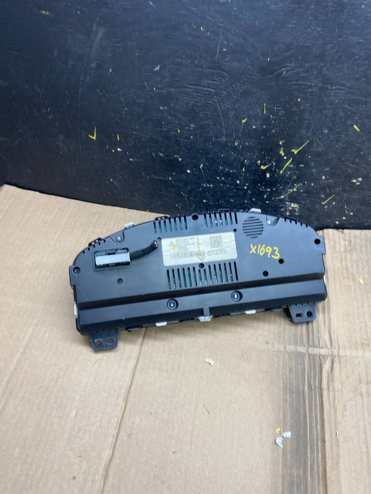 2011 Ford Edge Gauge Speedometer Cluster OEM X1693 DG4