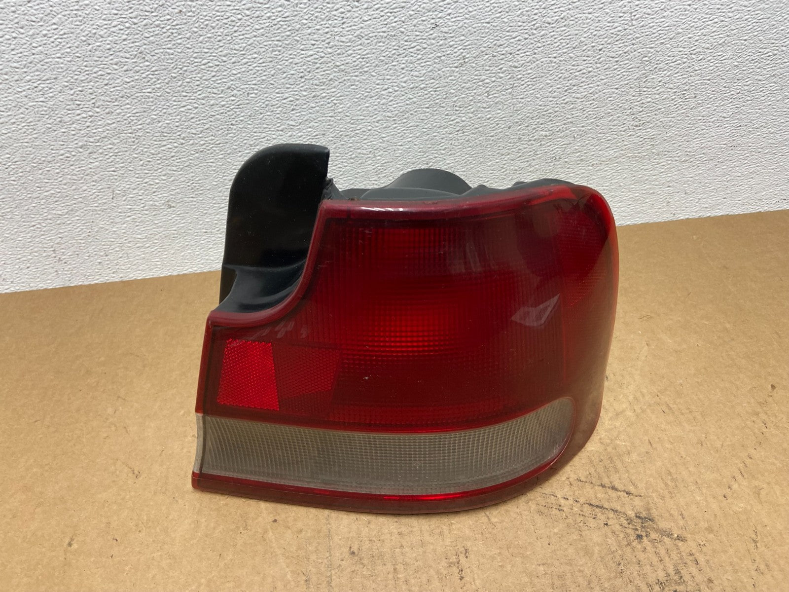 1994 1995 Hyundai Elantra Right Passenger Tail Light AC2974 DG0