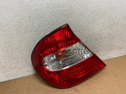 2002 2003 2004 Toyota Camry Left Driver LH Side Tail Light AI8410 LK0