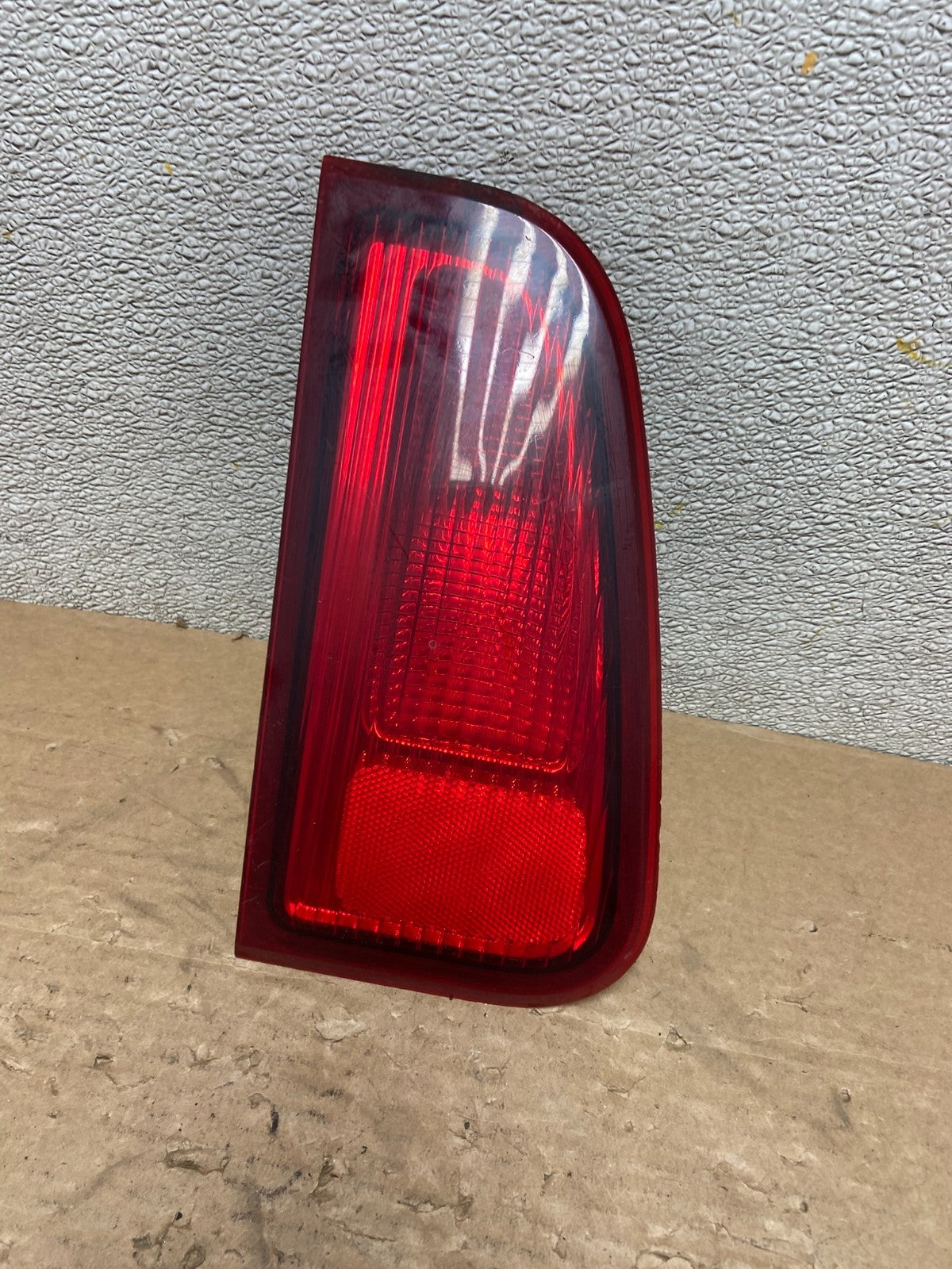 2003-2006 Lincoln Navigator Left Driver LH Tail Light Inner Oem AB4775 LK0