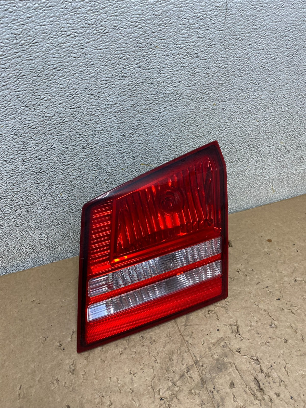 2009 2010 2011 Dodge Journey Right Passenger Rh Tail Light Inner V0506 DW2