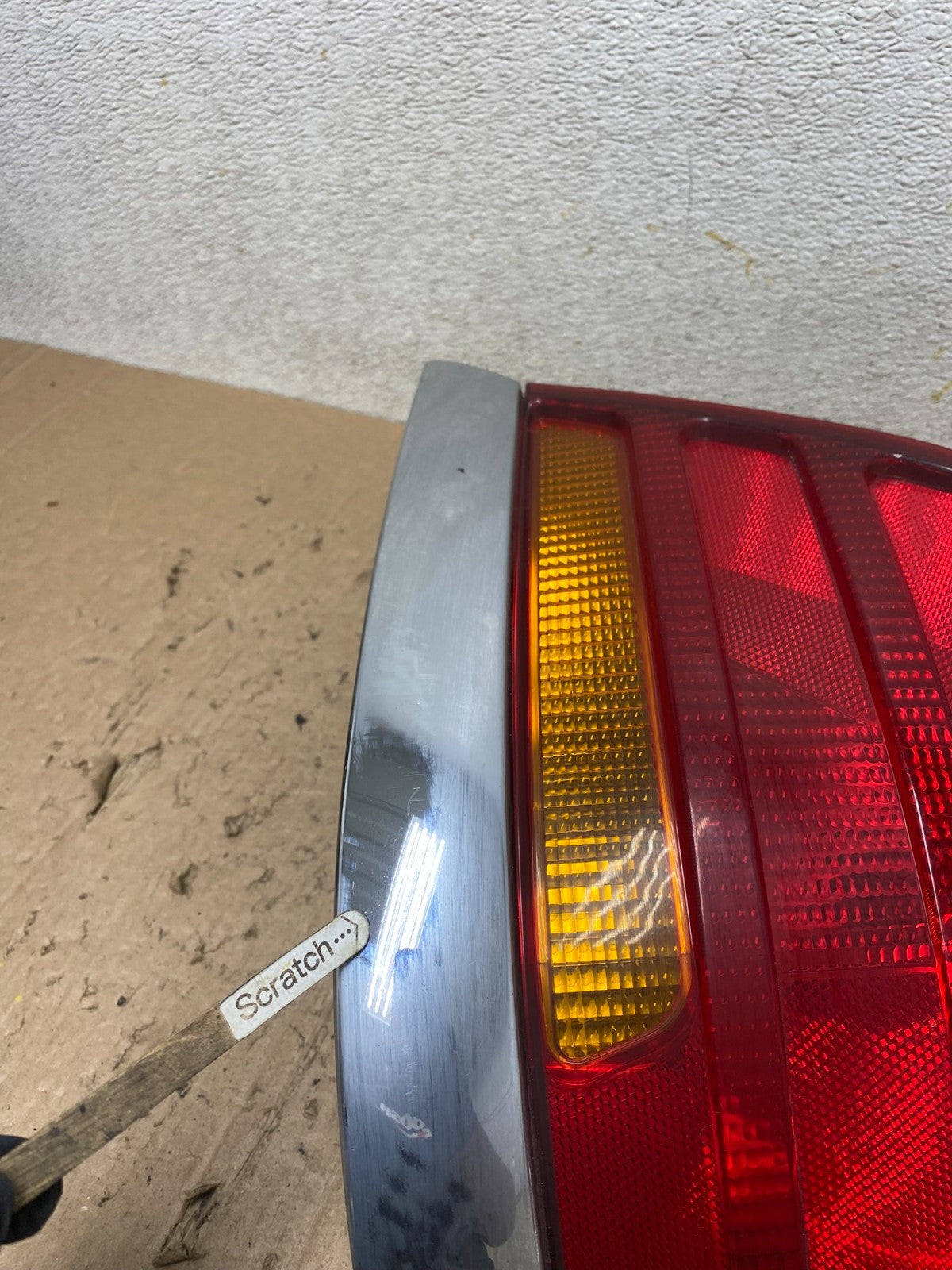 1998-2003 Ford Crown Victoria Right Passenger Rh Side Tail Light Oem Q3945 DW4