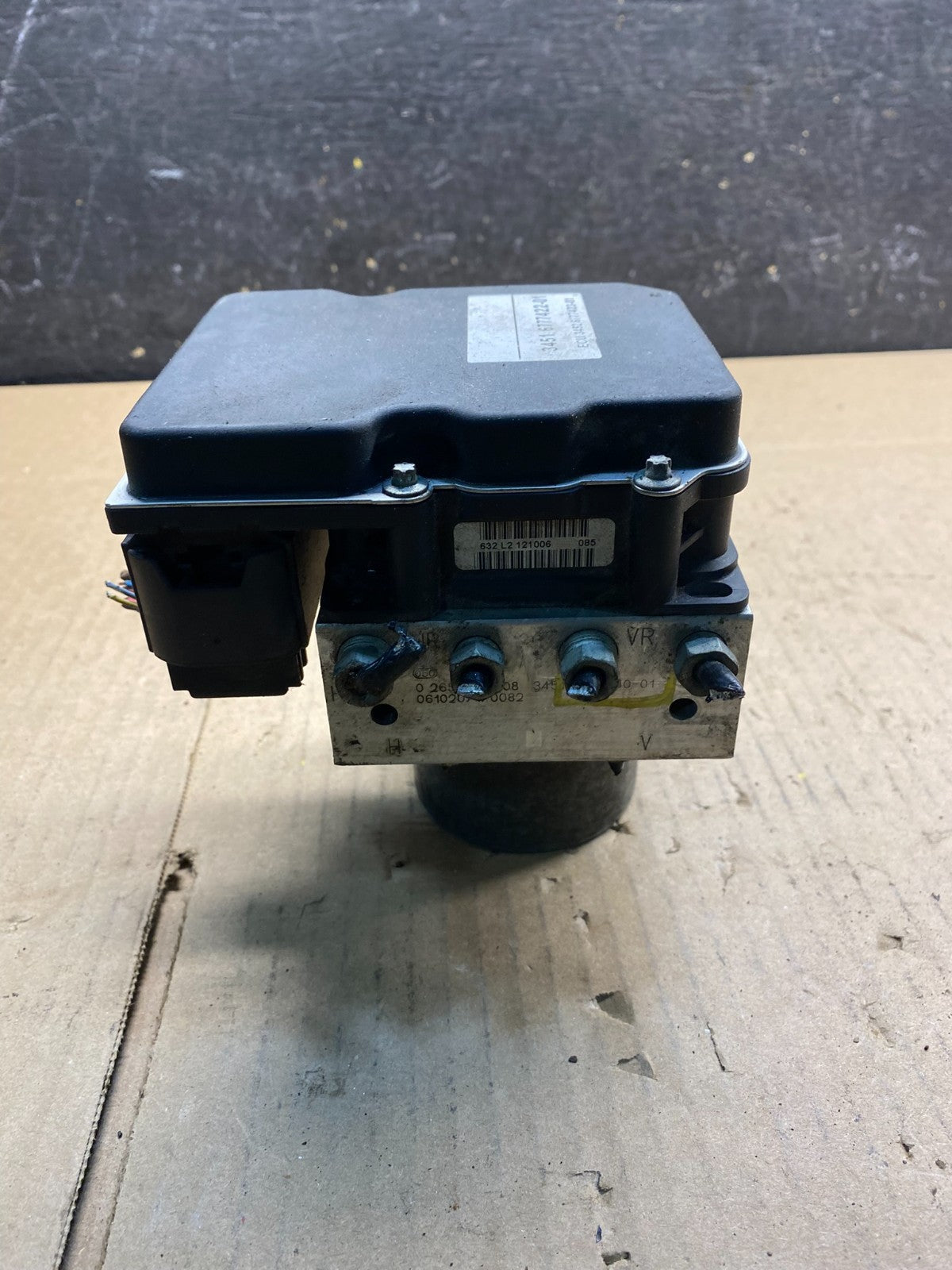 2007 to 2013 BMW 328i  ABS Anti-Lock Brake Pump 3451 6777422-01 OEM V6538 DG1