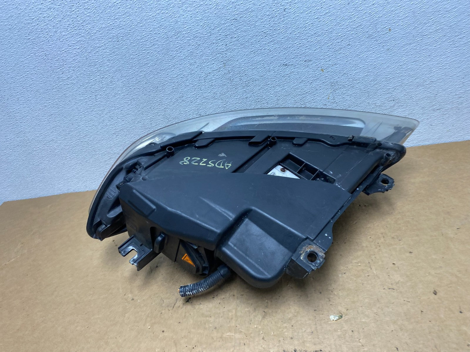 2007- 2009 Audi Q7 Right Passenger RH Side Xenon Hid Headlight AD5228 DW5