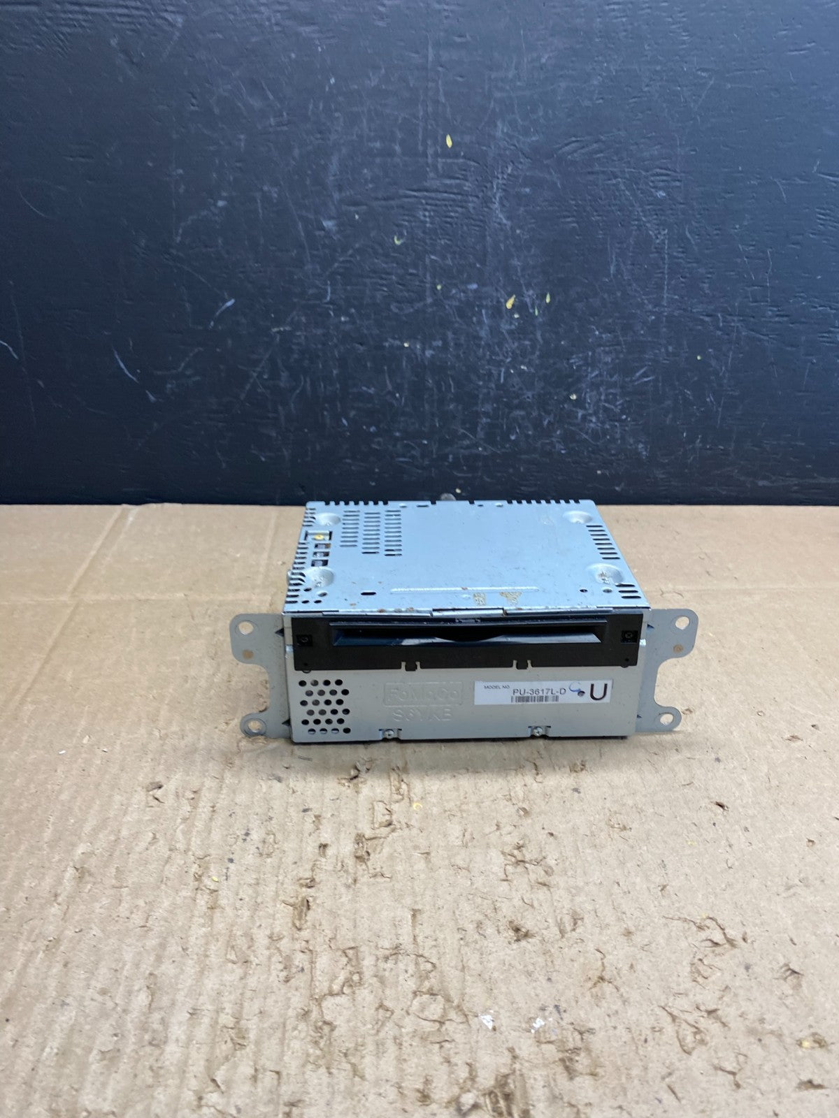 2013 to 2014 Ford Explorer Audio Equipment Radio Receiver AM FM CD ac4750 DG0