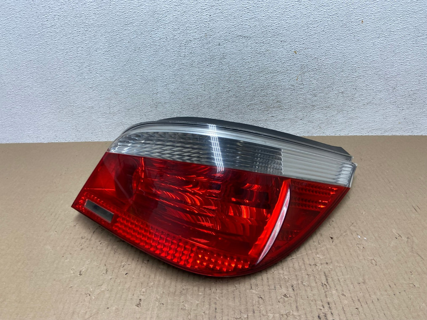 2004 - 2007 BMW 5 Series E60 Right Passenger RH Side Tail Light AE7115 LK0
