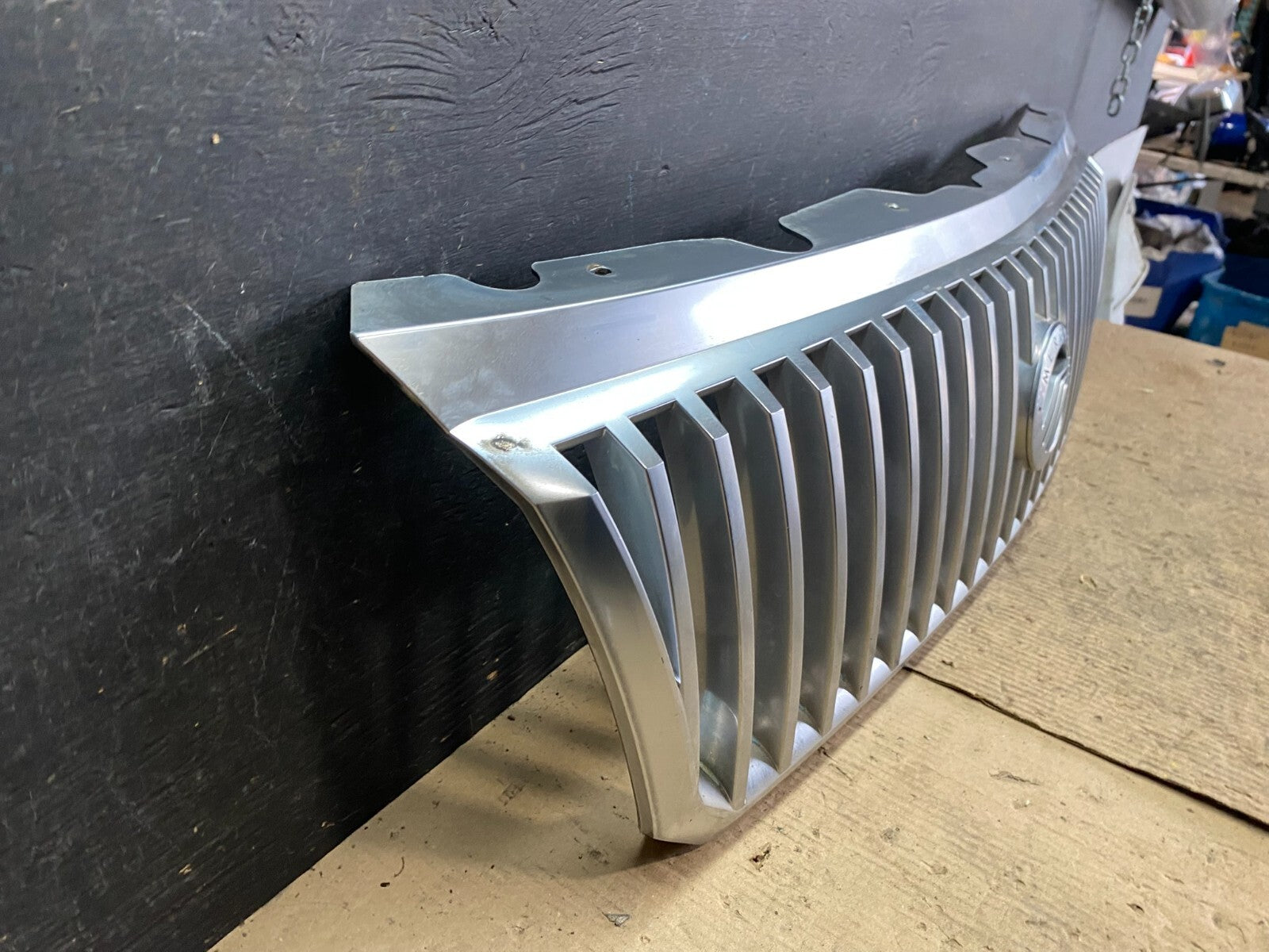 2002 to 2005 Mercury Mountaineer Front Upper Grill Grille Oem N5400 DG2