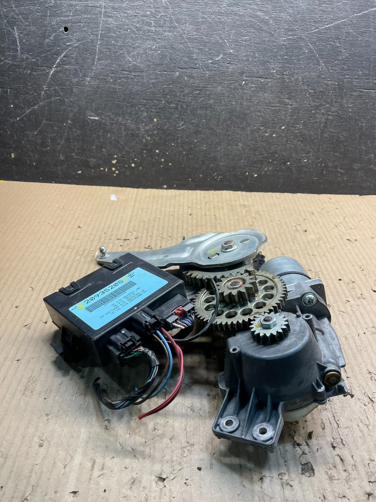 2009-2012 GMC Acadia Power Motor Liftgate Tailgate Control Module X0905 DG4