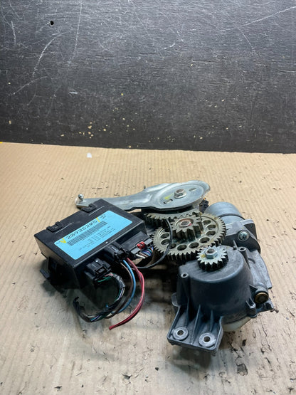 2009-2012 GMC Acadia Power Motor Liftgate Tailgate Control Module X0905 DG4