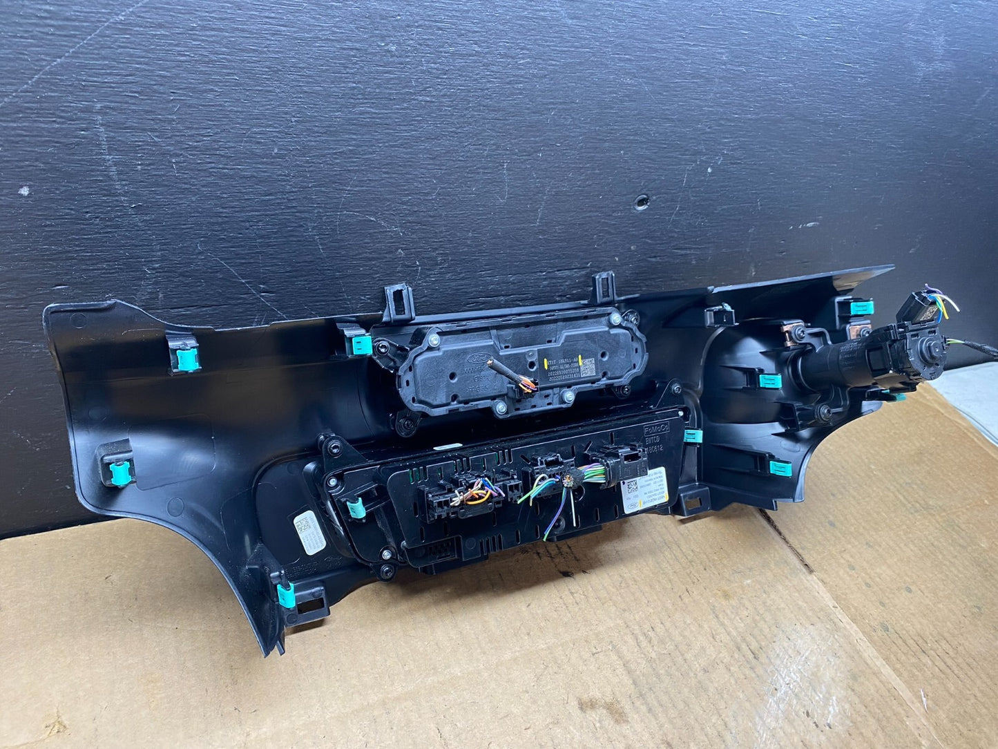 2020 to 2023 Ford  Explorer Radio Climate Control Panel Trim  D2124 PS3