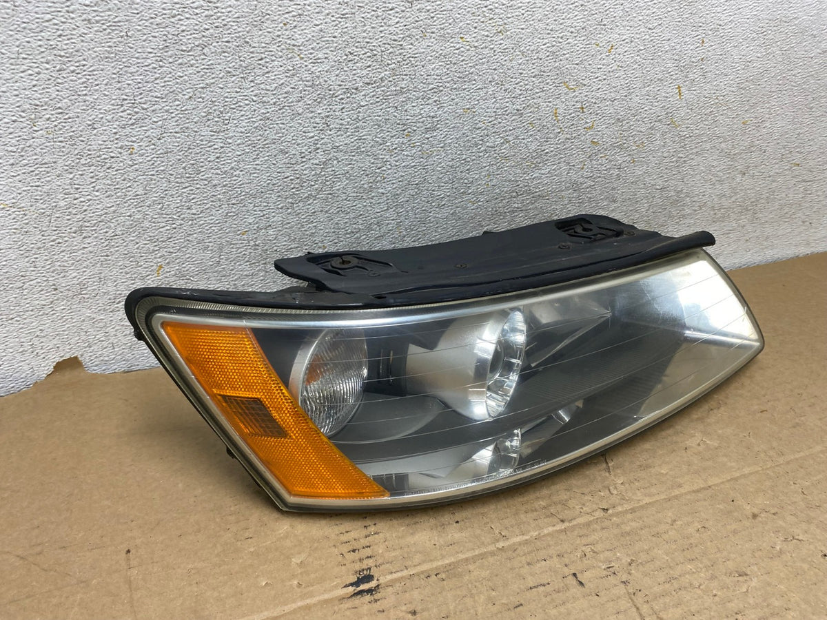2006-2008 Hyundai Sonata Right Passenger Rh Side Headlight Halogen AH8065 LK1