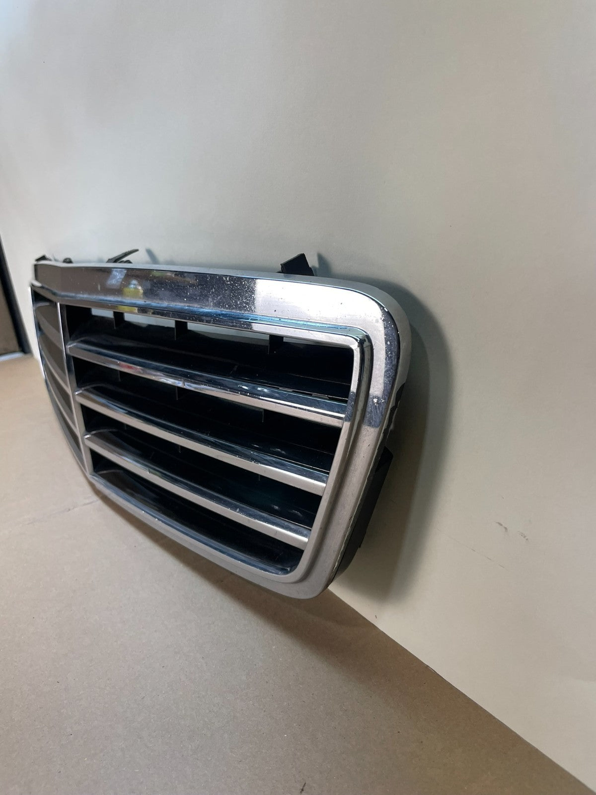 2005-2007 Mercedes W203 C230 C320 C350 Front Upper Grill Grille aj0642 DG1