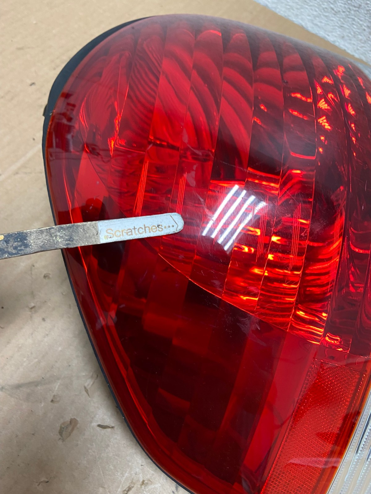 2005 to 2006 Hyundai Santa Fe Left Driver Side Tail Light AI5413 LK3