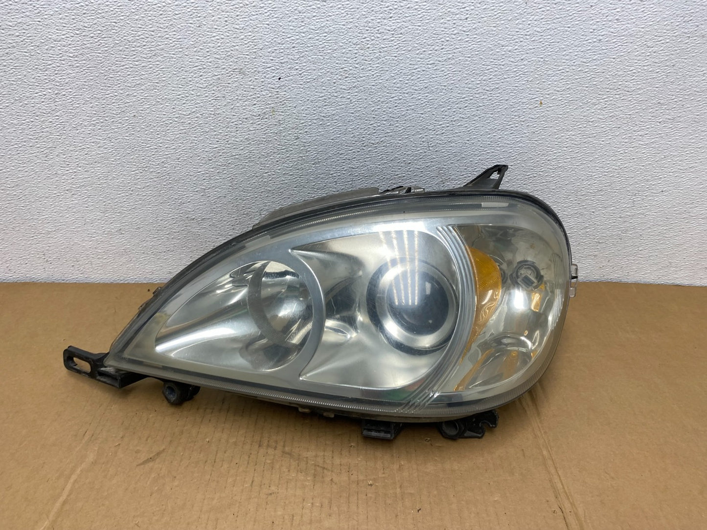 2002 - 2005 Mercedes ML ML350 ML500 Left Driver LH Halogen Headlight AC7507 DW0