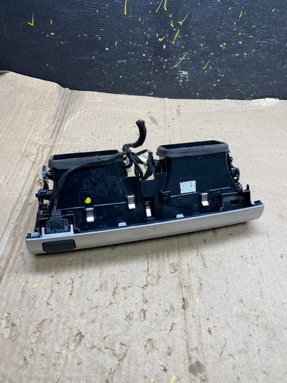 2010 to 2013 BMW X5 X6 Center Console Dash Air Vent OEM X6085 DG4