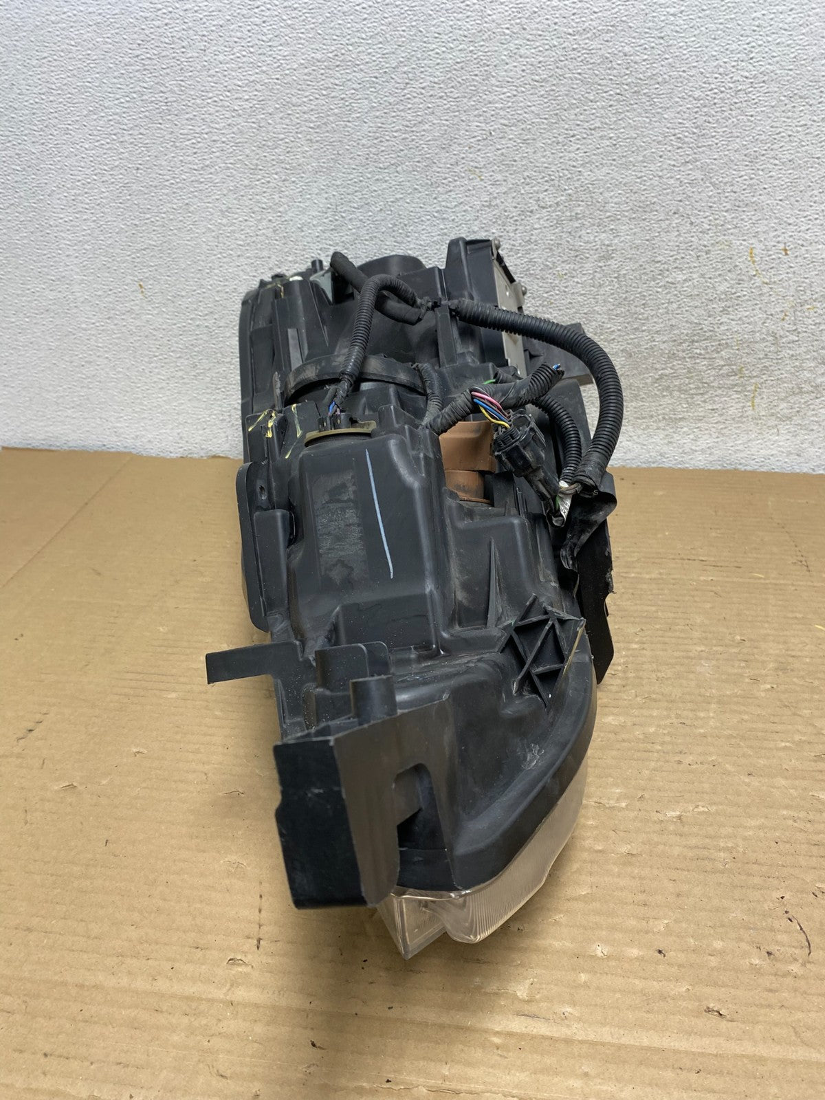 2016 - 2018 Nissan Sentra Front Right Passenger RH Xenon HID Headlight AH0576 DG10