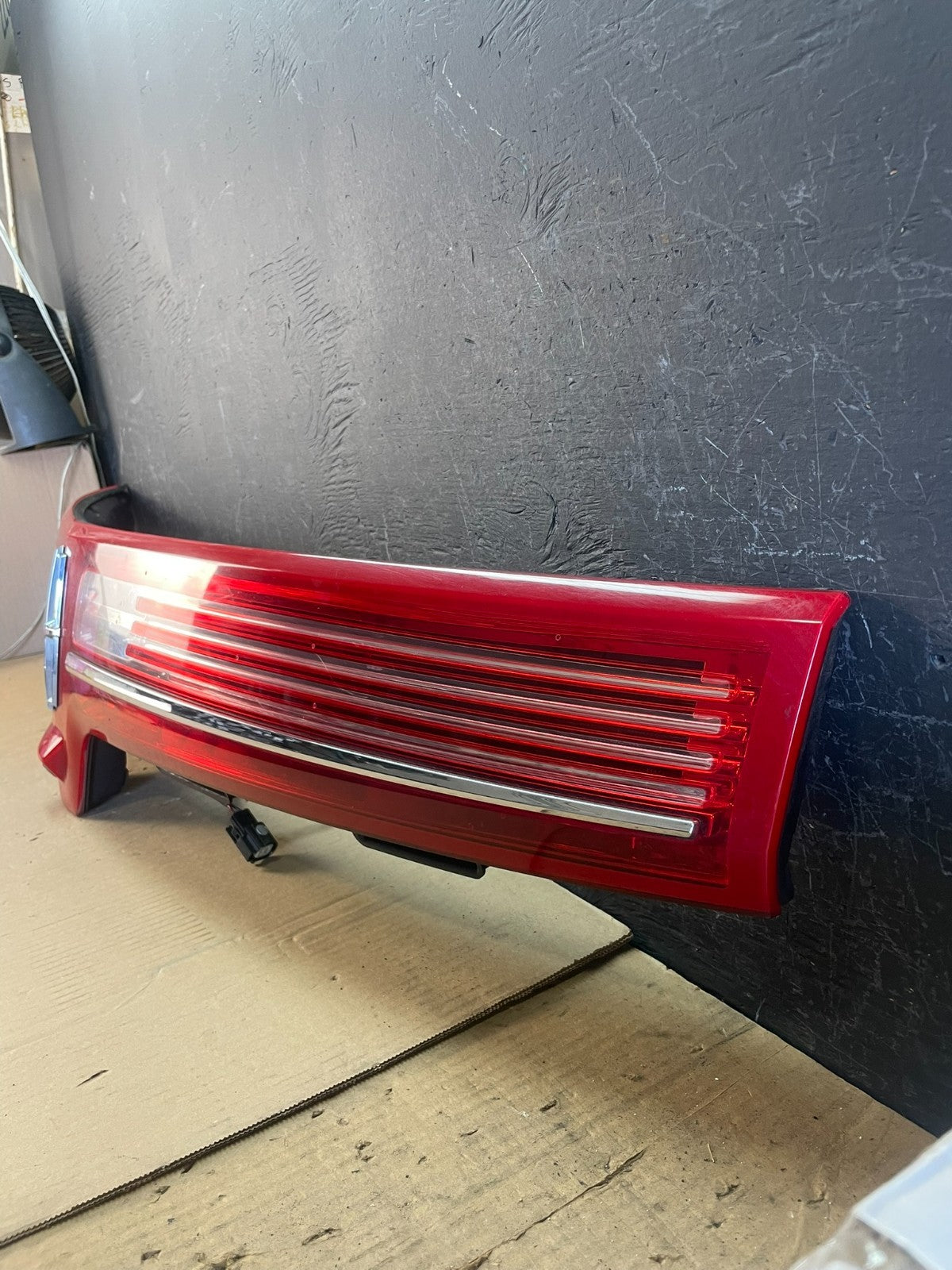 2010 to 2019 Lincoln Mkt Trunk Center Tail Light Panel Camera AD5709 DW1