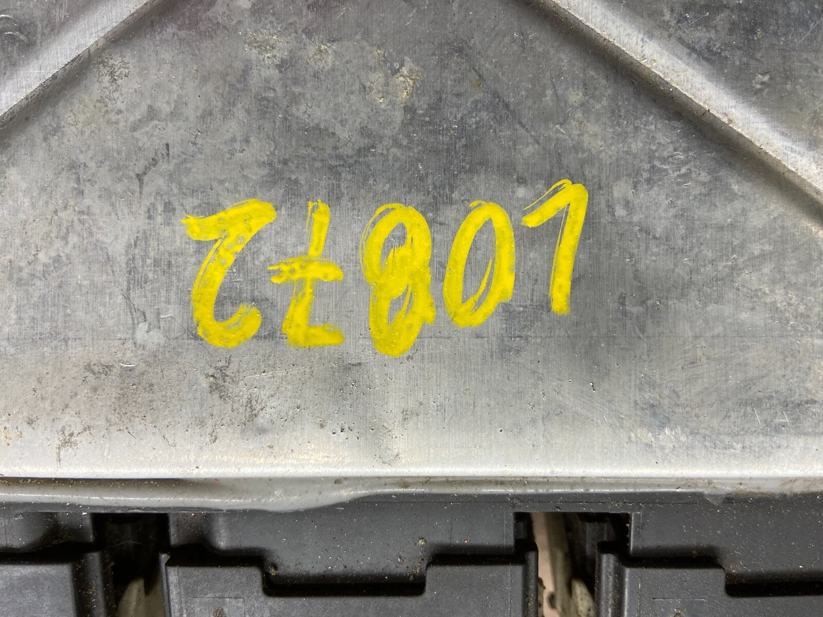 2005 - 2006 Lincoln Town Car Computer Engine Control ECM 5W1A-12A650-AFA L08723