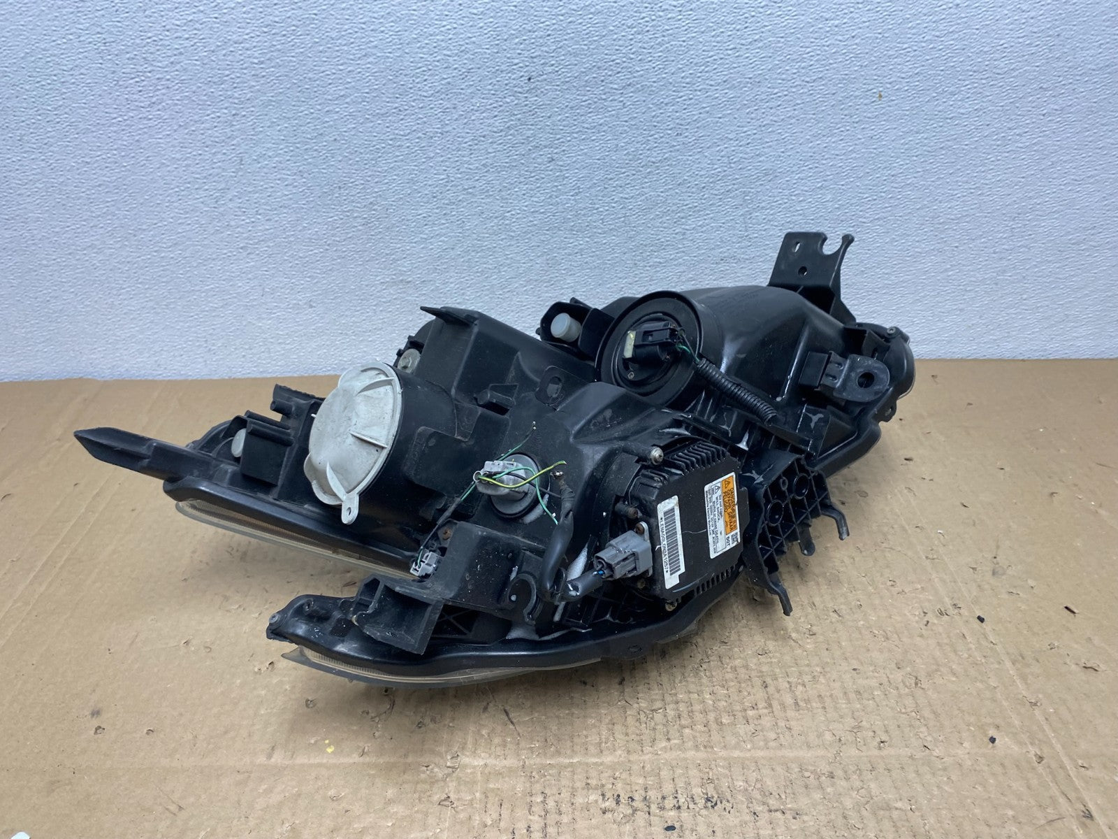 2009-2014 Nissan Maxima Headlight Left Driver Side Xenon HID OEM AC4132 DW7