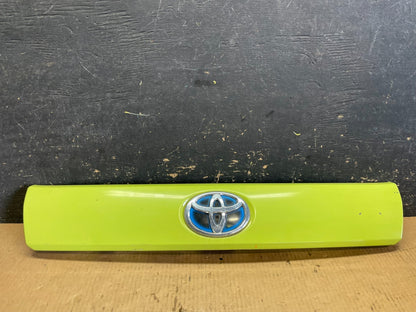 2012 2013 2014 Toyota Prius V Trunk Lid Liftgate Garnish Trim Panel OE AA5899 DG0