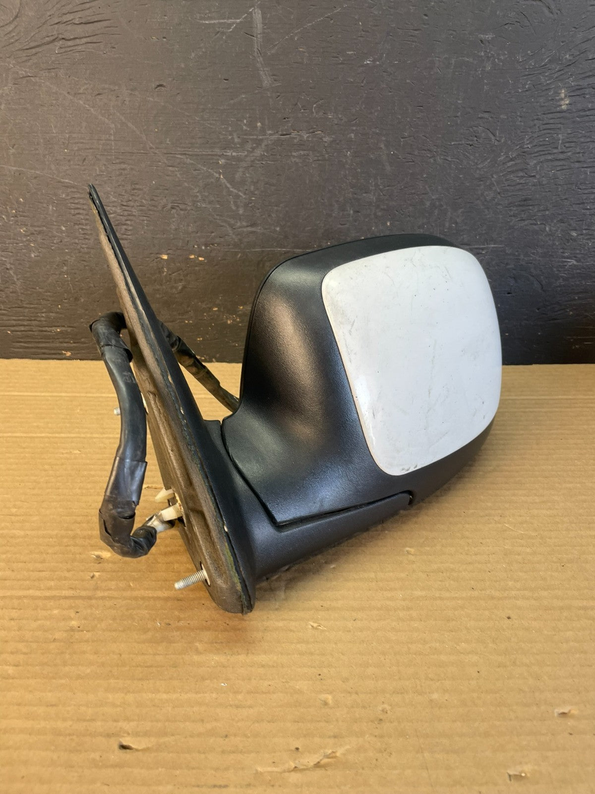 2003-2006 Chevrolet Tahoe Suburban Left Driver LH Turn Door Mirror AE8645 DW1