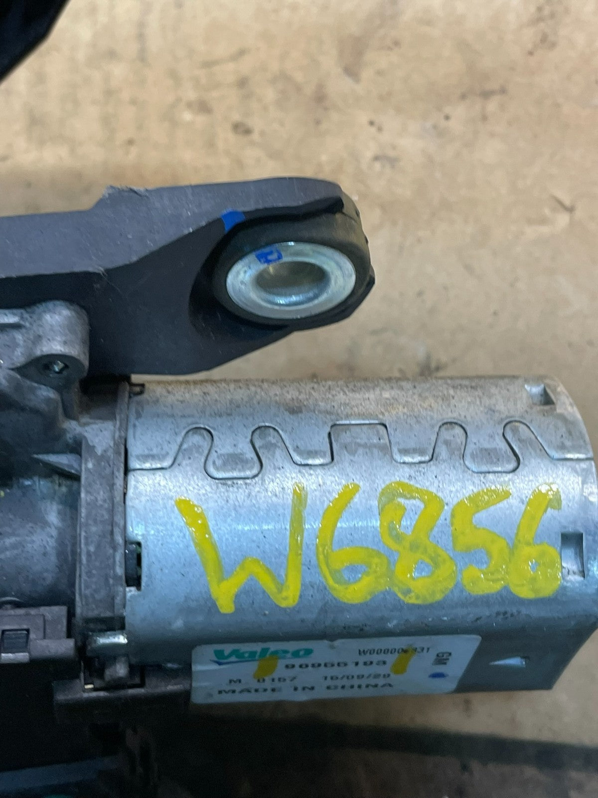 2013 to 2020 Buick Encore Windshield Rear Wiper Motor W6856 DG7