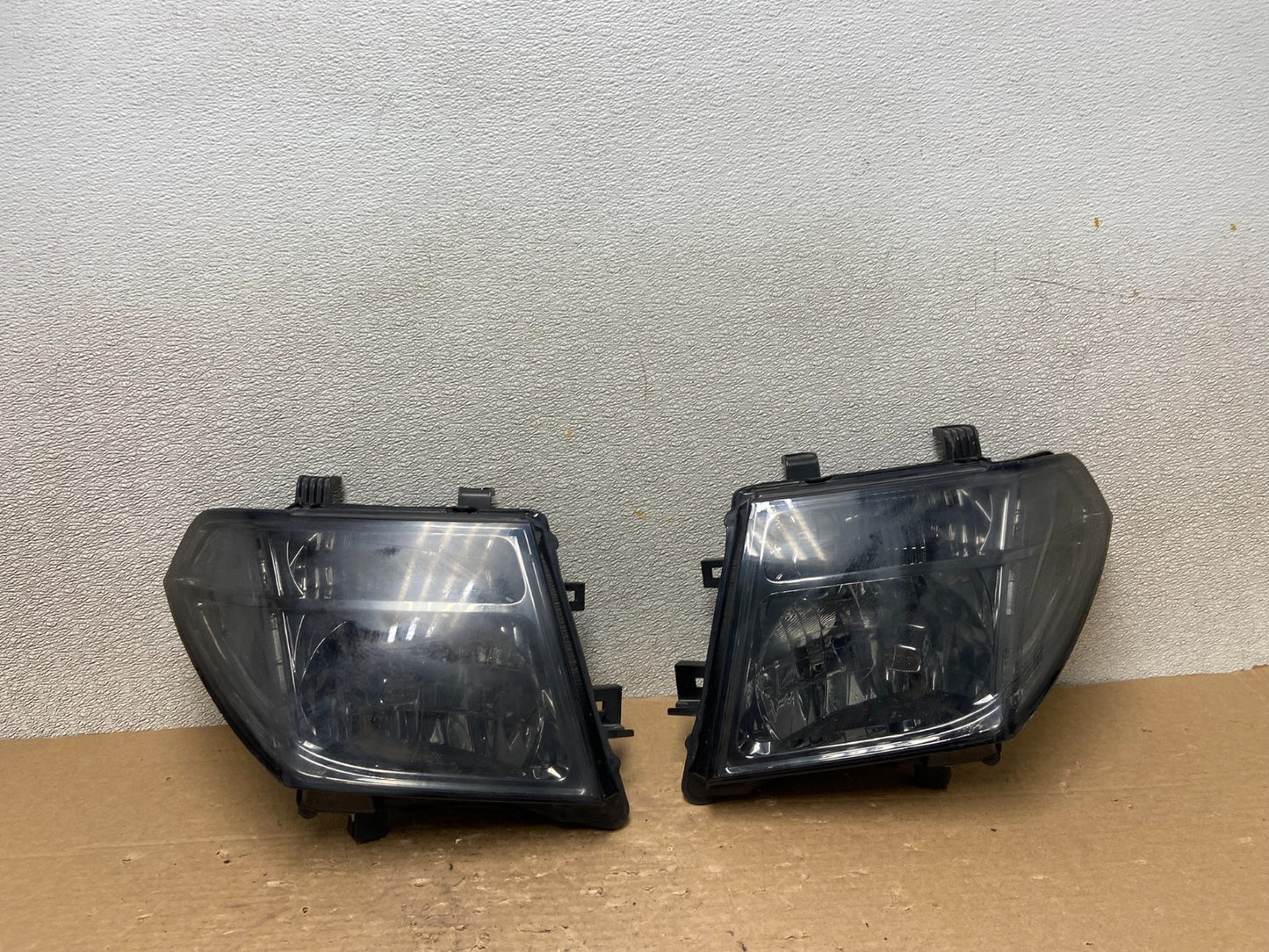2005 2006 2007 Nissan Pathfinder Halogen Headlights Left+Right AB4809 DW0