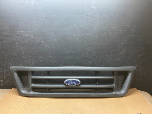 2003 to 2007 Ford Econoline E150 E250 E350 Front Grille Grille H4881 OEM DG10