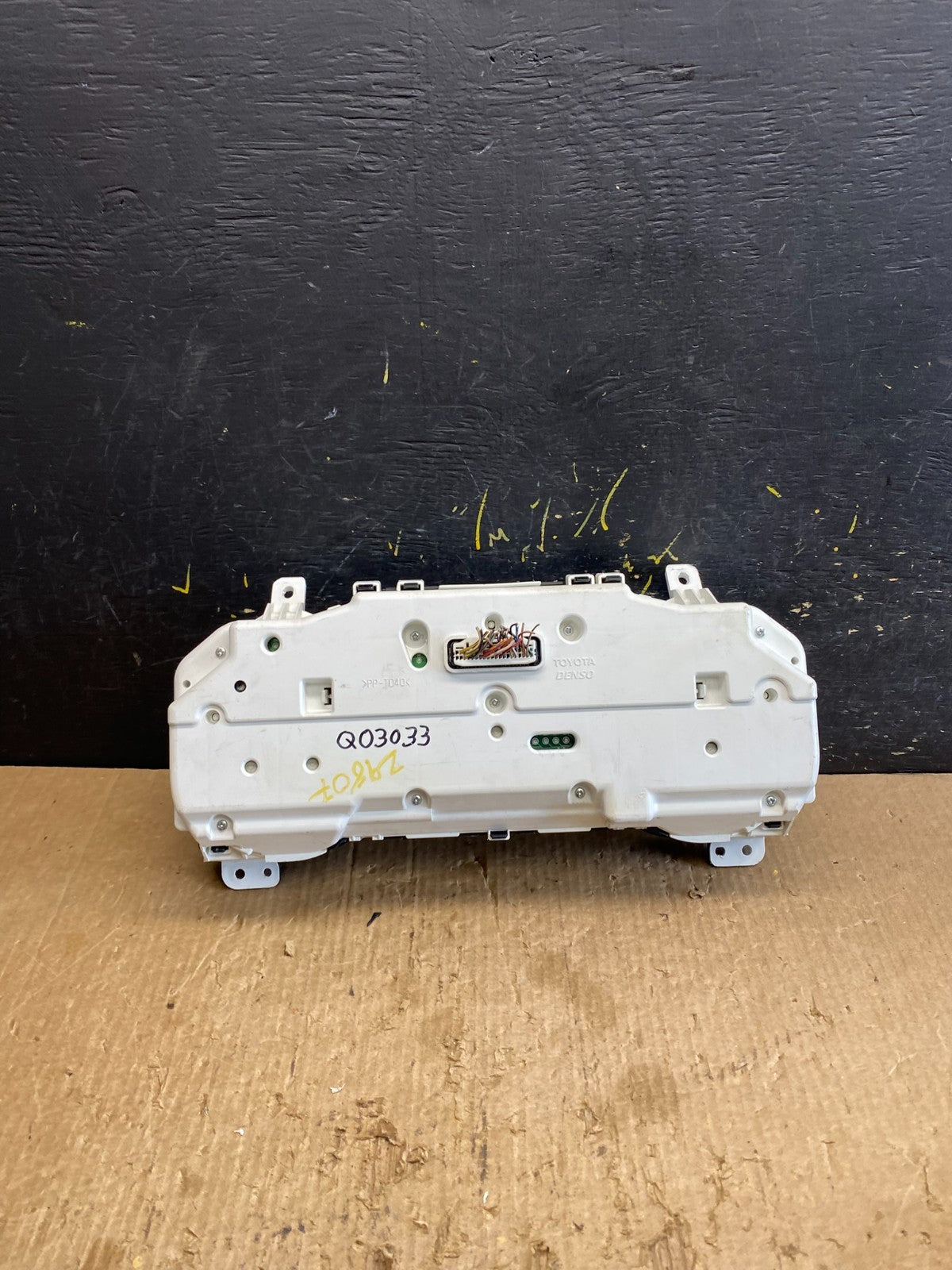 2008 2009 2010 Toyota Sienna Speedometer Cluster Gauge OEM Z9807 DG4
