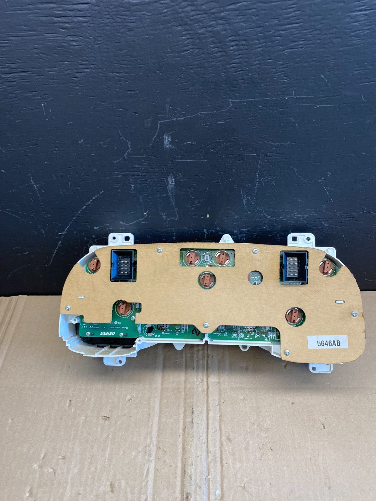 2000 Dodge Durango Speedometer Instrument Cluster Gauge AB8821 PS4