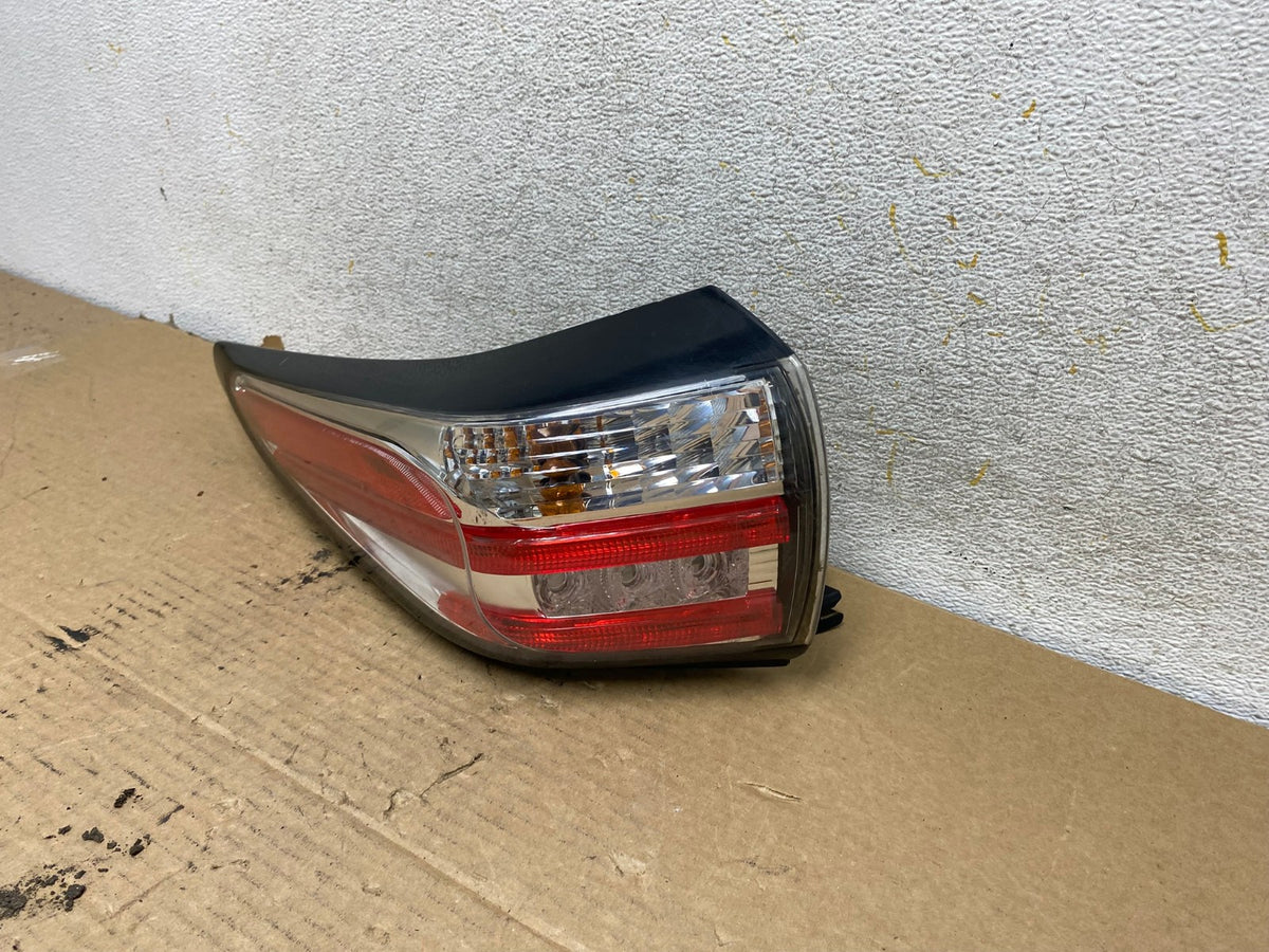2015 to 2018 Nissan Murano Left Driver Lh Side Tail Light AH8045 LK2
