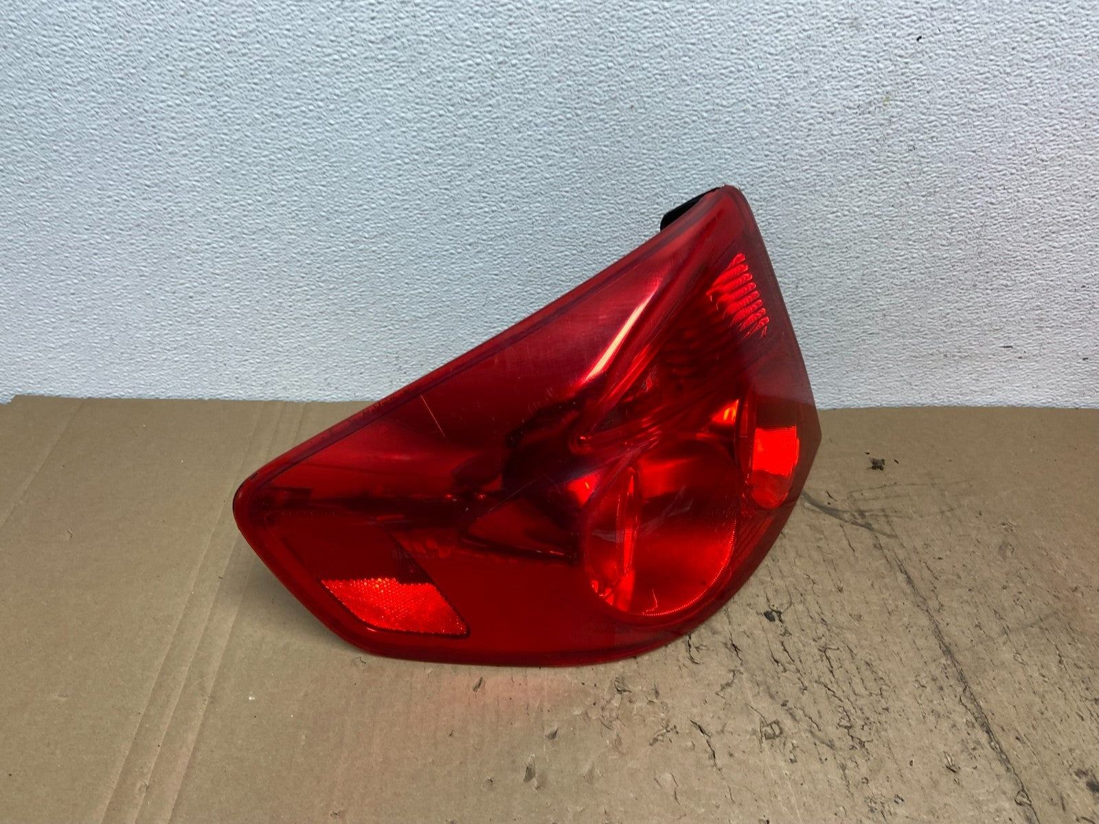 2005 to 2006 Infiniti G35 Left Driver Lh Side Tail Light AC7420 DW2