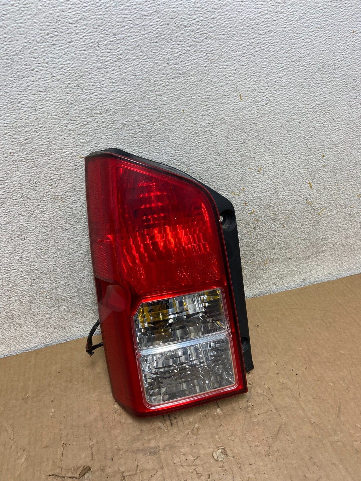 2005 to 2012 Nissan Pathfinder Tail light Left Driver Lh Side AI9162 LK2