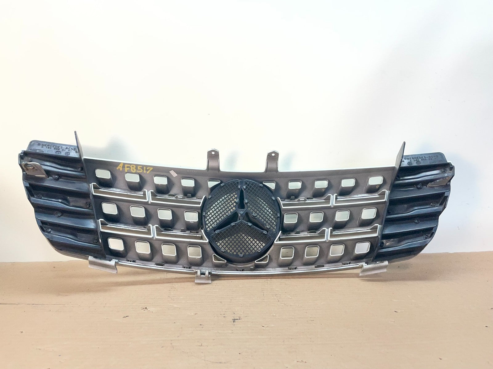 2006 2007 2008 Mercedes Benz ML350 ML550 Front Upper Grill Grille AF8517 DG3