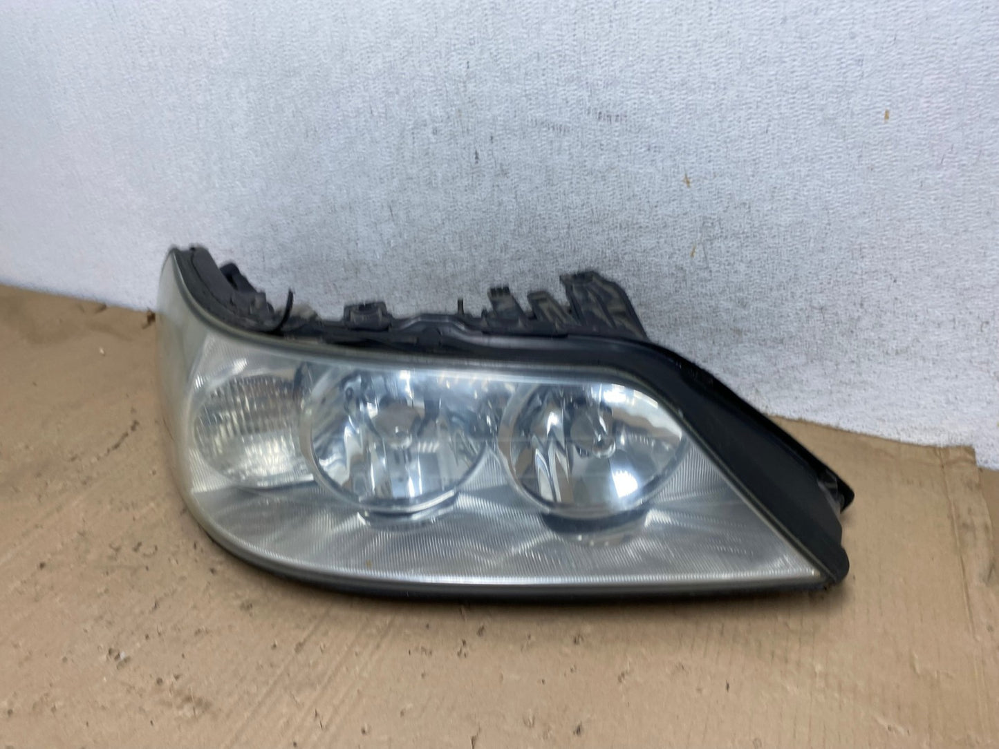 2005 to 2011 Lincoln Town Car Right Passenger Rh Side Headlight AE9282 LK1