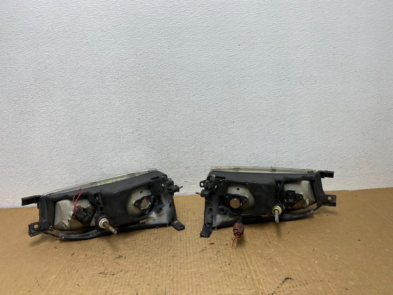 1992 1993 1994 Toyota Camry Left+Right Halogen Headlights AC8170 DW7