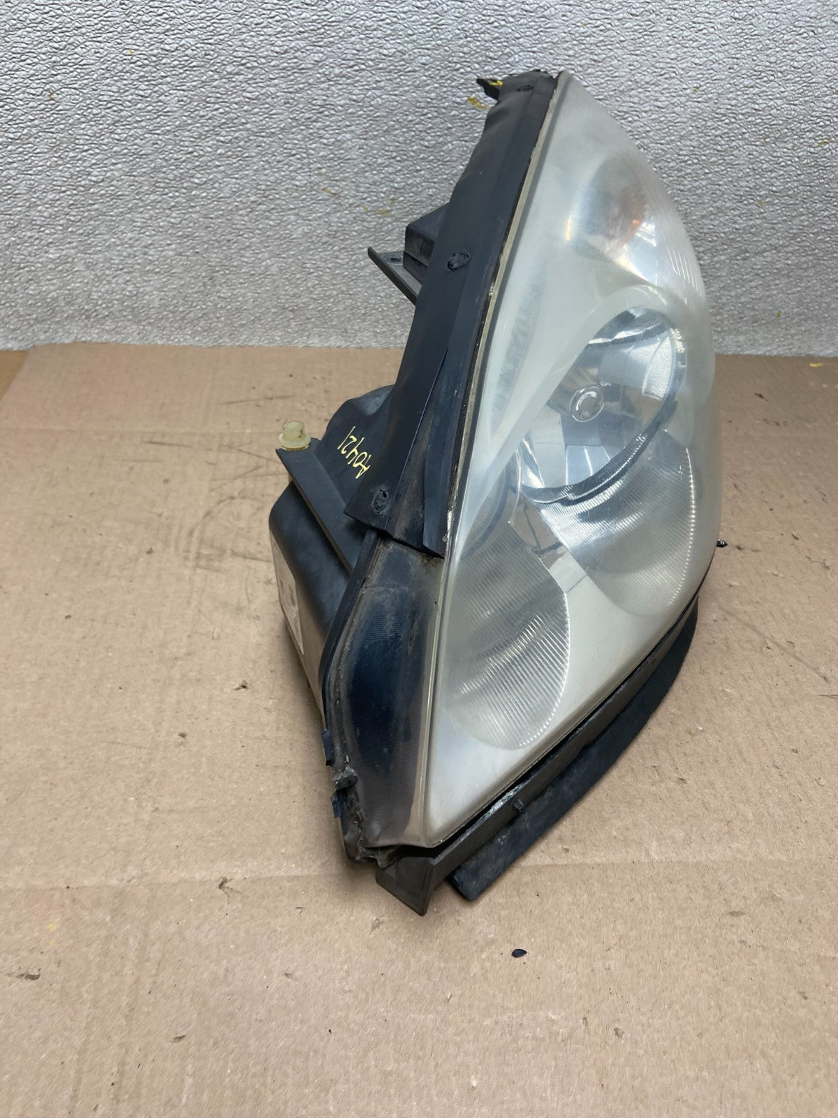 2006 to 2008 Buick Lucerne Left Driver LH Side Halogen Headlight AA0421 DW1