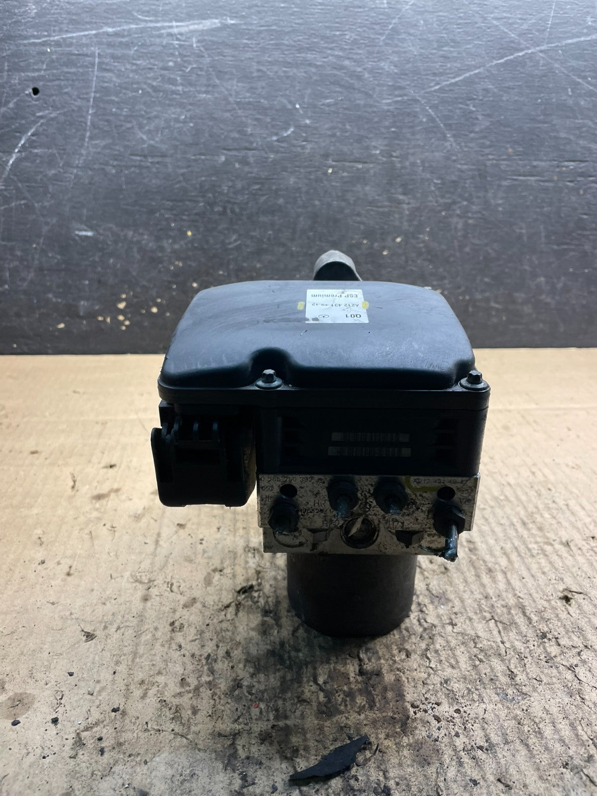 2010-2013 Mercedes W212 ABS Anti Lock Brake Pump Module W6816 DG2