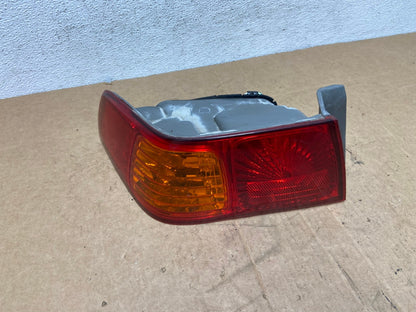 2000 to 2001 Toyota Camry Tail Light Left Driver Lh Side AD6274 LK0