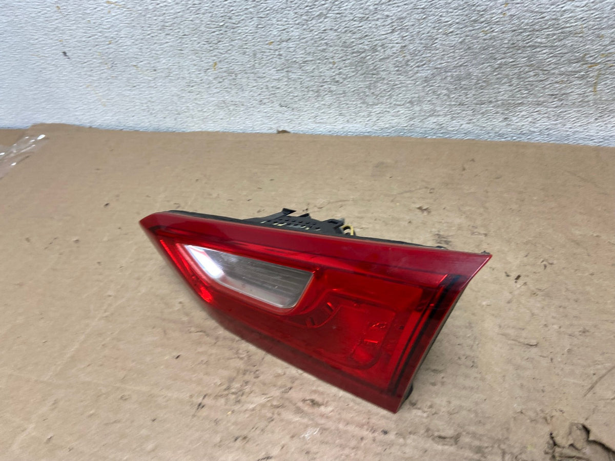 2016 - 2019 Chevrolet Malibu Right Passenger RH Inner Tail Light AI1114 LK1