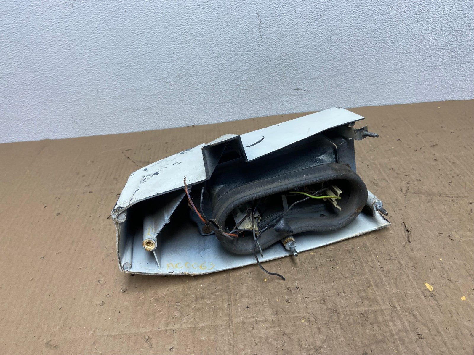 1980-1984 Lincoln Town Car Right Passenger Side Tail Light AC0063 LK7