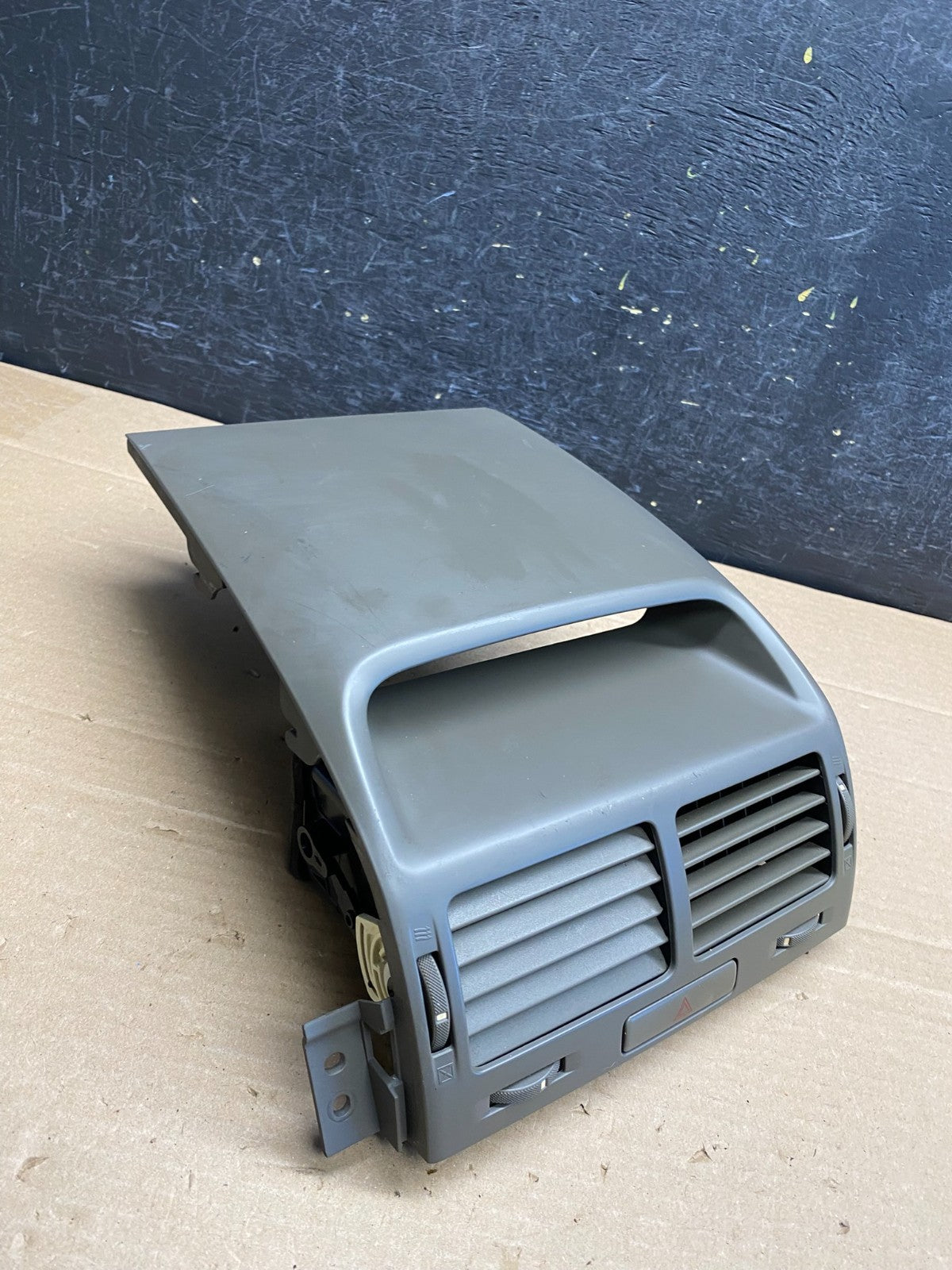 2006 2007 2008 Suzuki Grand Vitara Center Console Air Vent AG5192 DG1