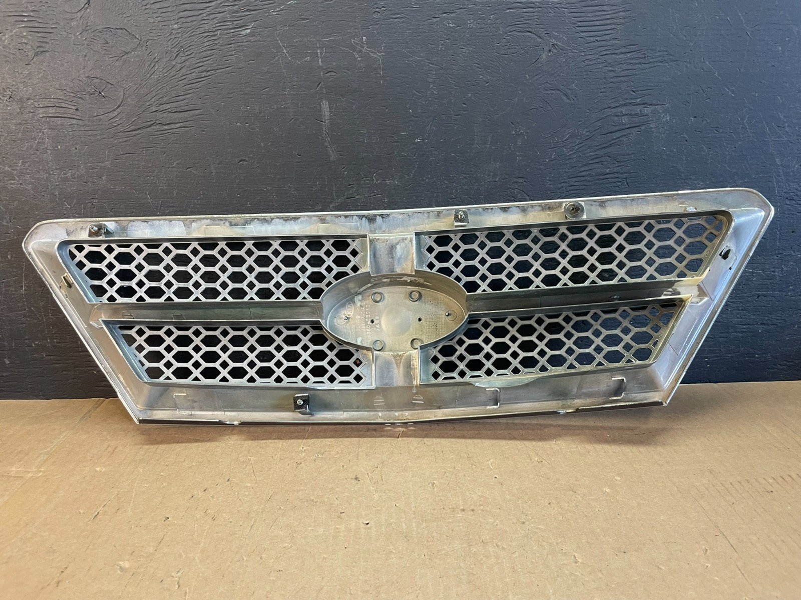 2002 to 2006 Kia Sorento Front Upper Grill Grille AD5734 DG3