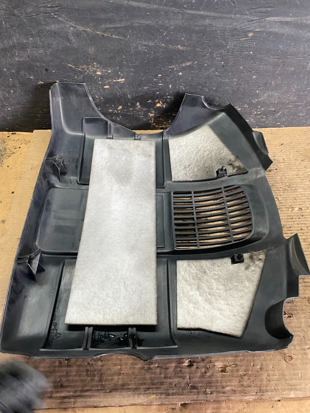 2007 to 2014 Subaru Tribeca 3.0L Factory Engine Cover 14025AA24A S5949 DG6