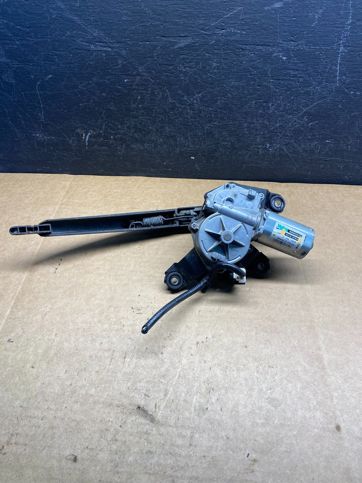 2013-2016 Nissan Pathfinder Back Door Rear Wiper Motor Wiper Blade ad7505 DG5