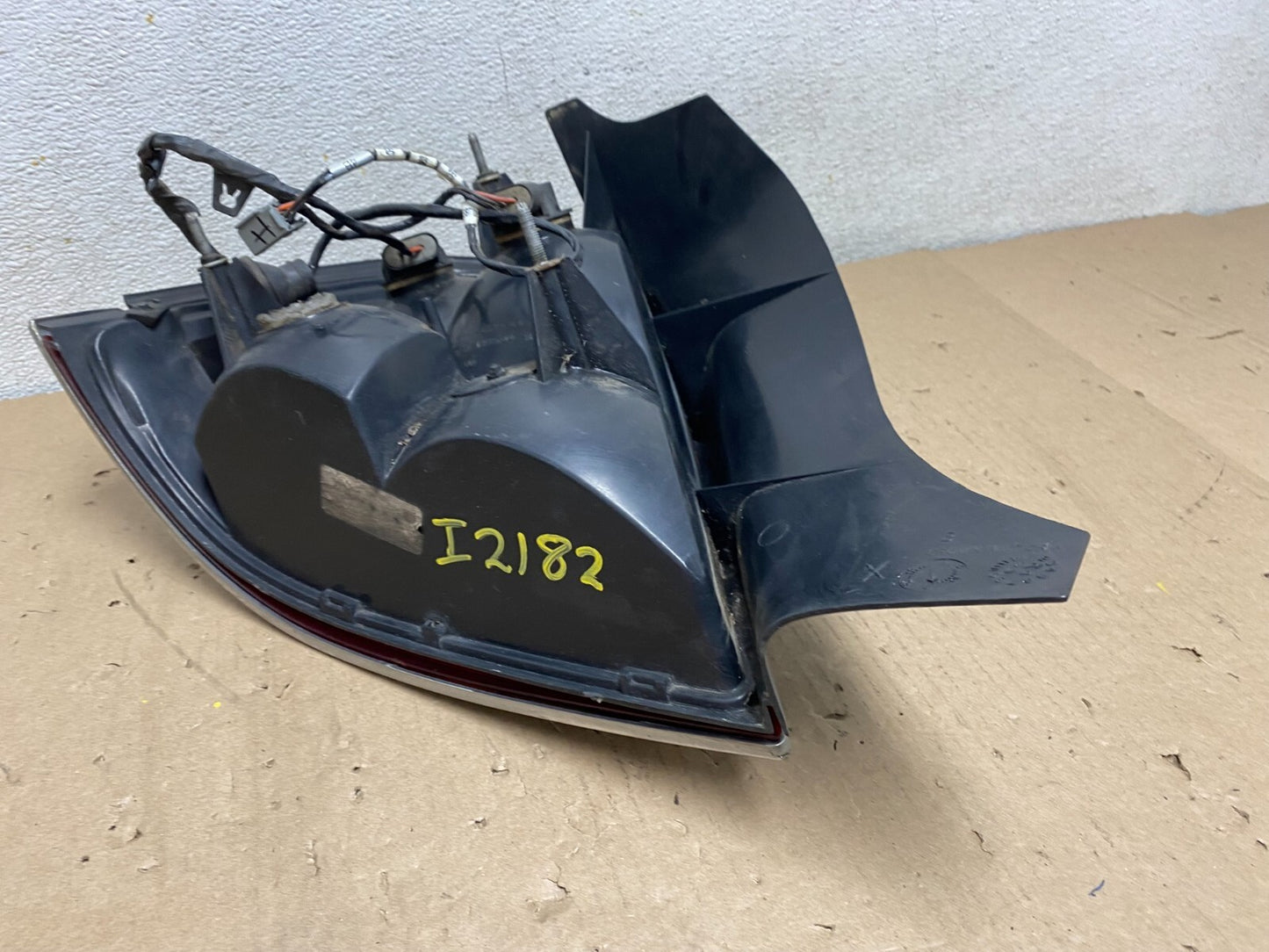 1998-2003 Ford Crown Victoria Right Passenger Rh Side Tail Light Oem I2182 DW8