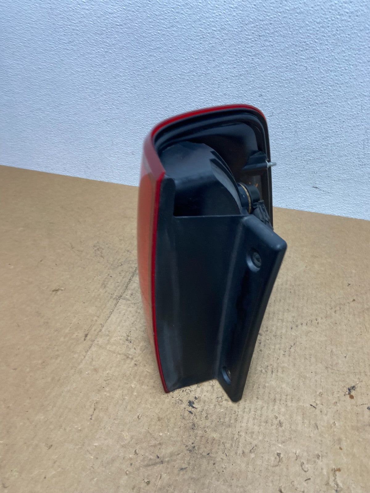2003 to 2006 Lincoln Navigator Left Driver LH Side Tail Light OEM AC3254 DW1